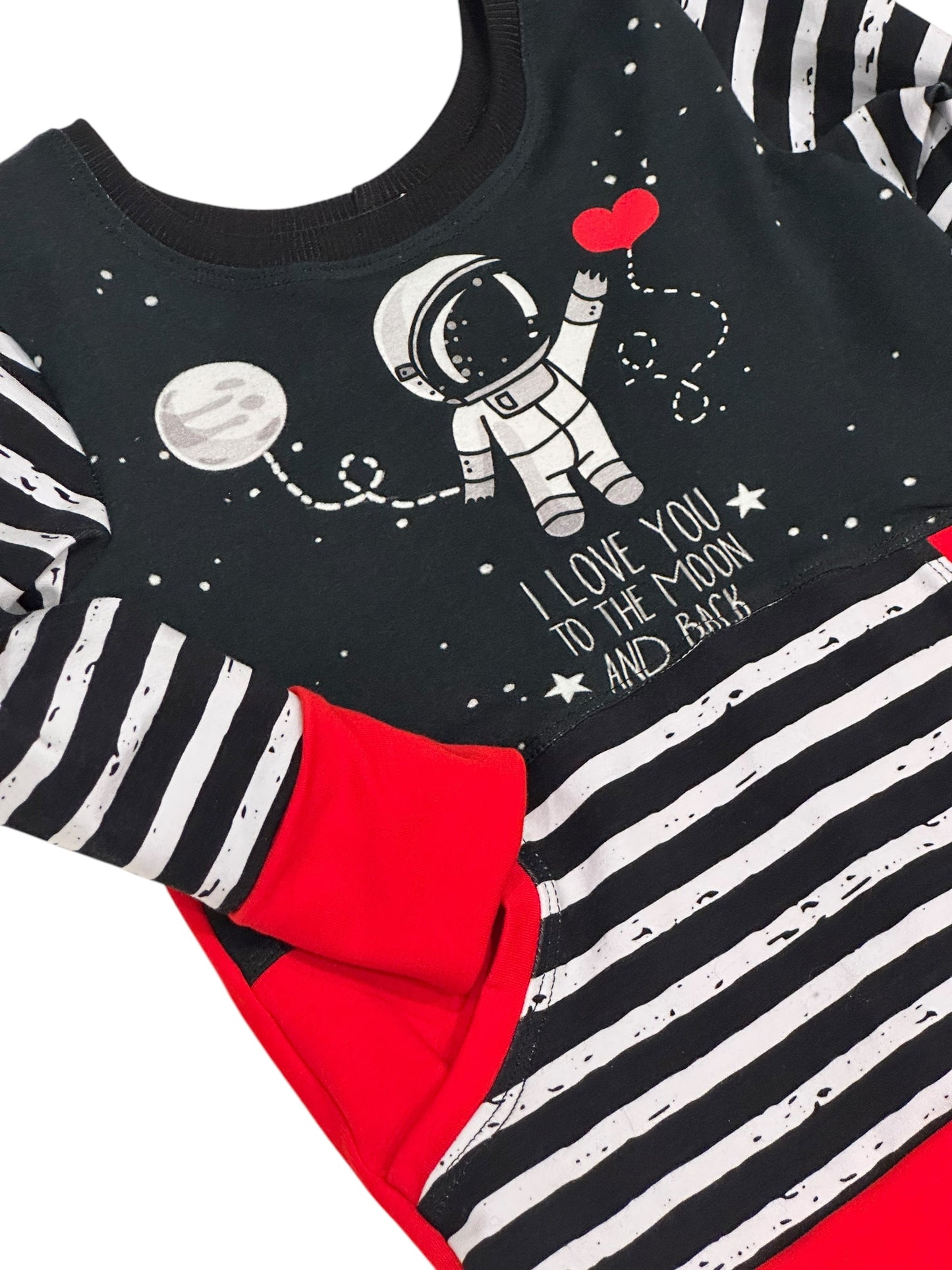Love You To the Moon and Back GWM Pocket Pullover | Size 18m-4Y