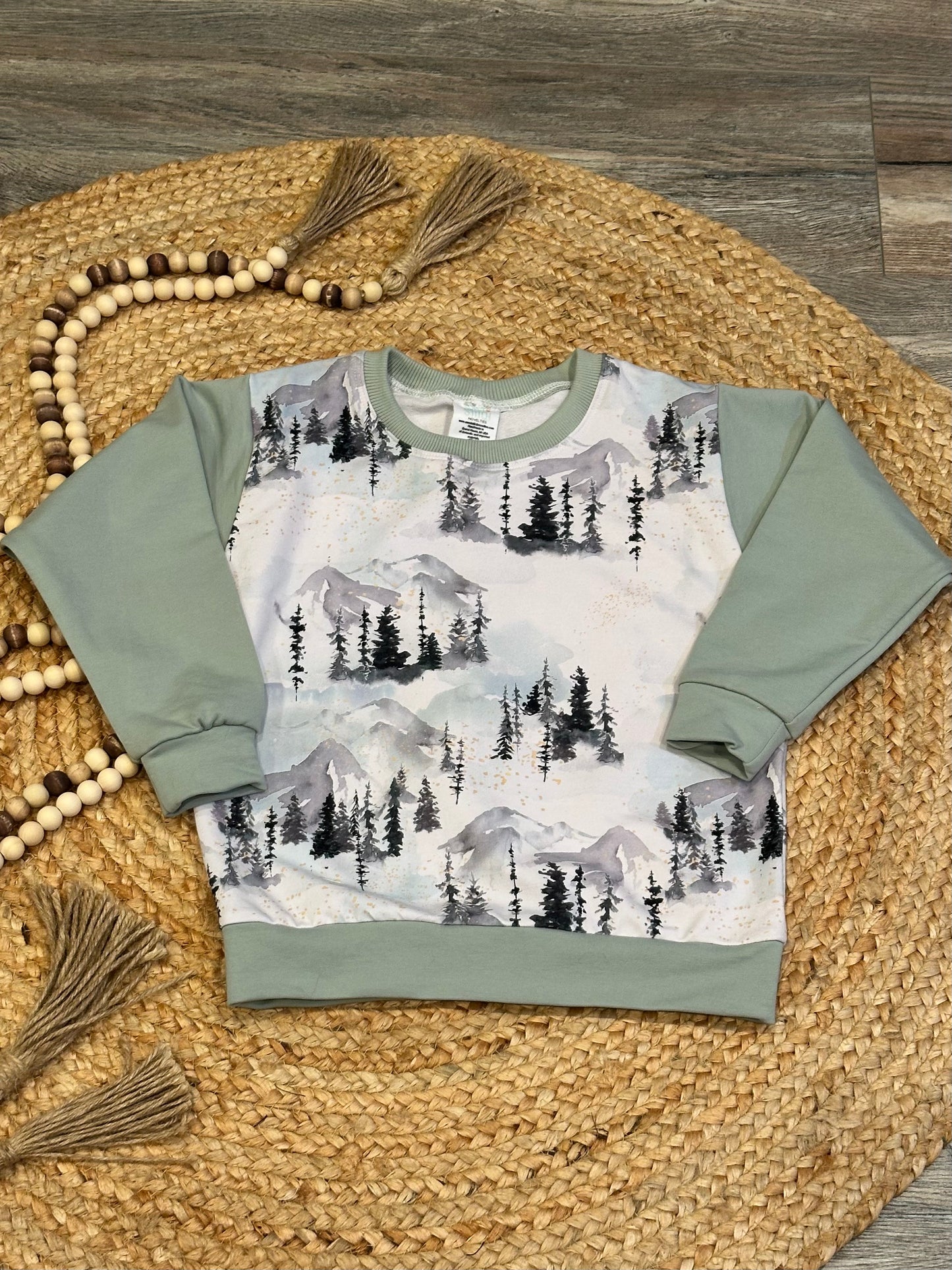 Mountain Oversized Pullover | Size 5/6T
