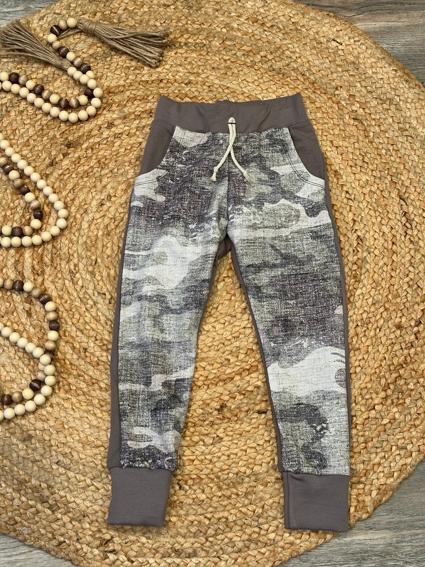 Colorblocked Camo and Gray Lounge Set | Size 5/6T