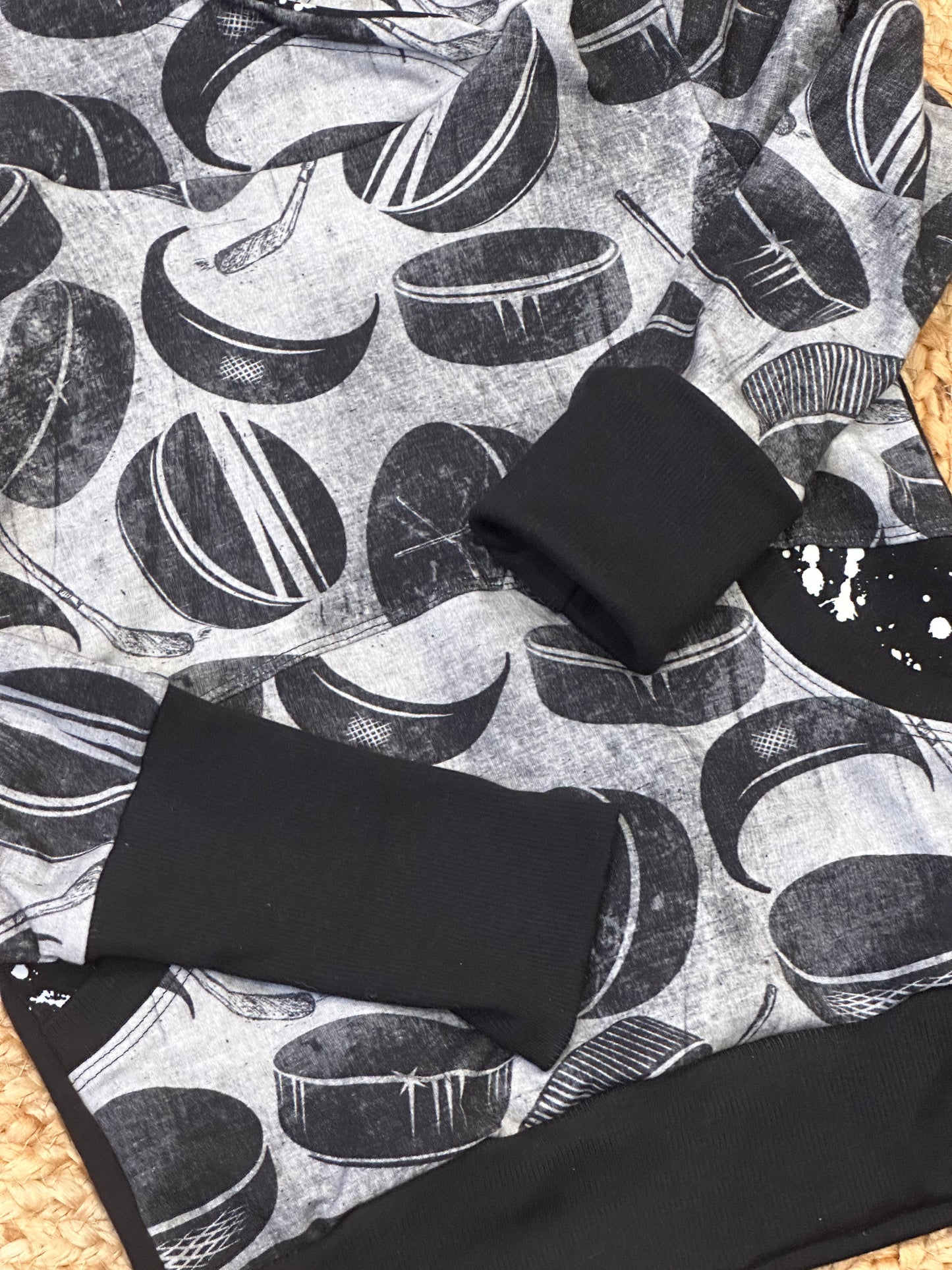 Hockey Grow With Me Hoodie | Size 4-7Y